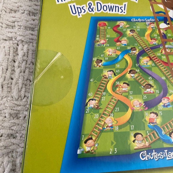 Chutes and Ladders Classic Family Board Game, Games for Kids Ages 3 and up NEW™ - Picture 4 of 7